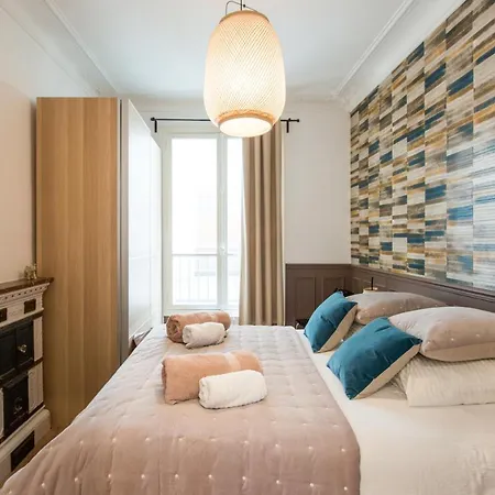 Apartment 2 Bedroom Near Tour Eiffel & Trocadero Paris